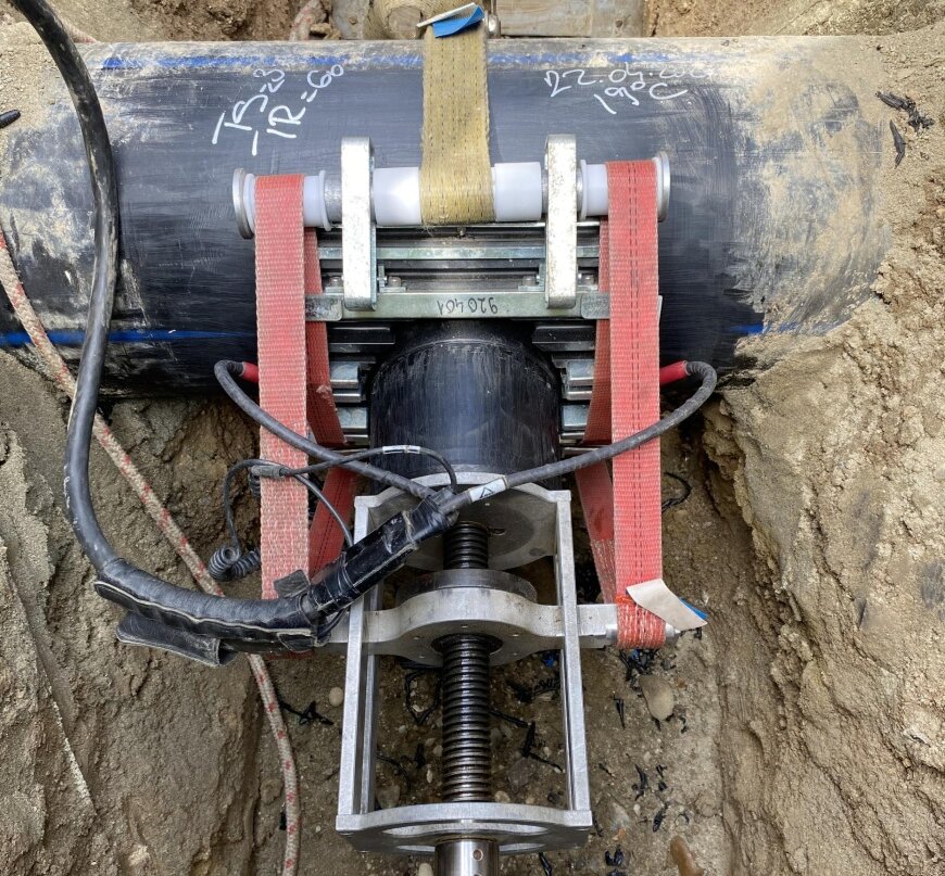 Connection of a PEHD service line for new inside hydrants line